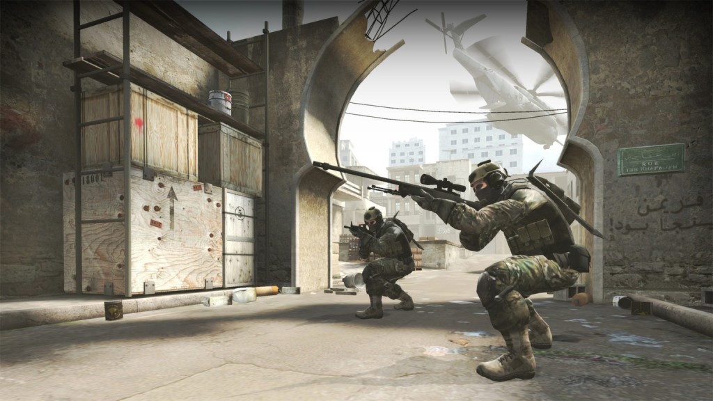 Hege og laget spelar Counter Strike: Global Offensive
